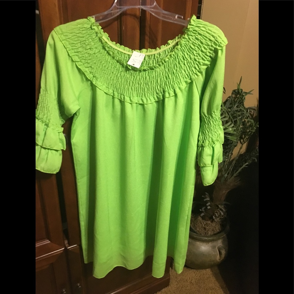 Never worn!!!